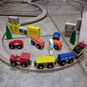 Wooden Magnet Train Track with Train & Accessories